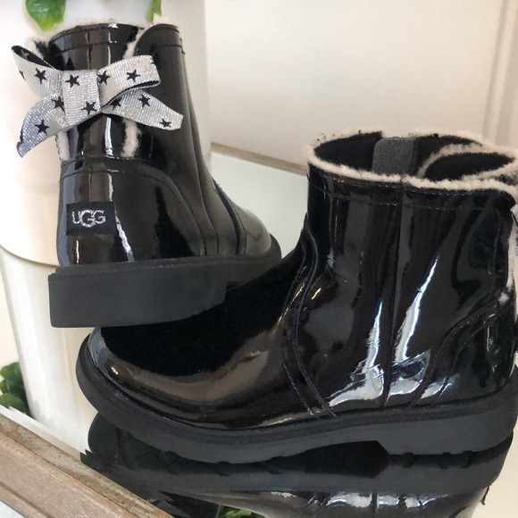 ugg lynde infant boots